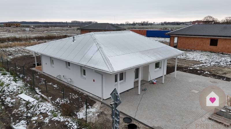 Novy svet - novostavba rodinného domu pri senci na predaj (33).JPG