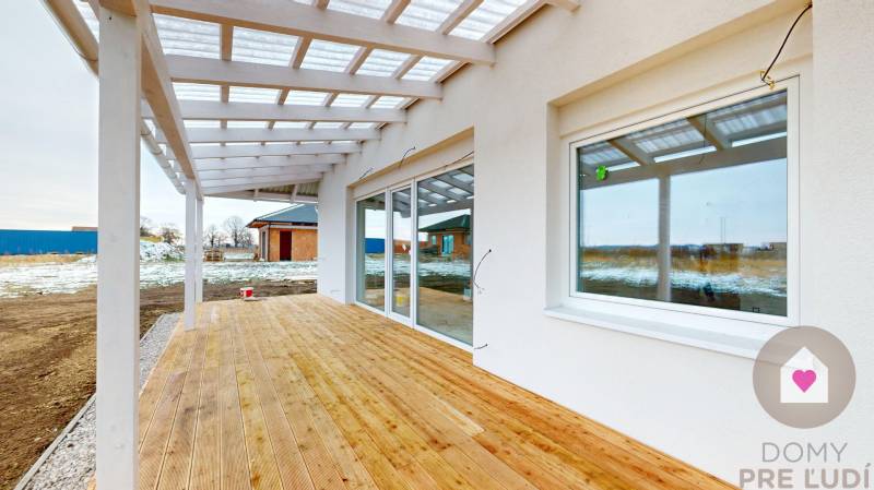 Novy svet - novostavba rodinného domu pri senci na predaj (2).jpg