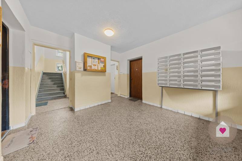 Prenájom prerobeného 1i bytu s balkónom a pivnicou v skvelej lokalite na Exnárovej ul. v Ružinove