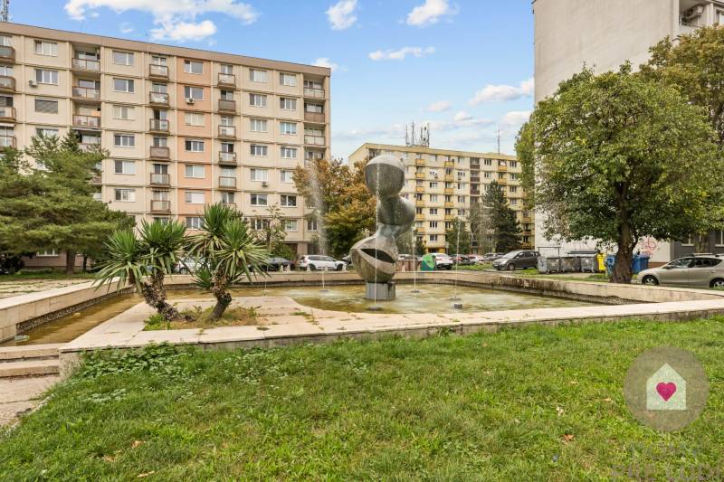 Predaj prerobeného 1i bytu s balkónom a pivnicou v skvelej lokalite na Exnárovej ul. v Ružinove