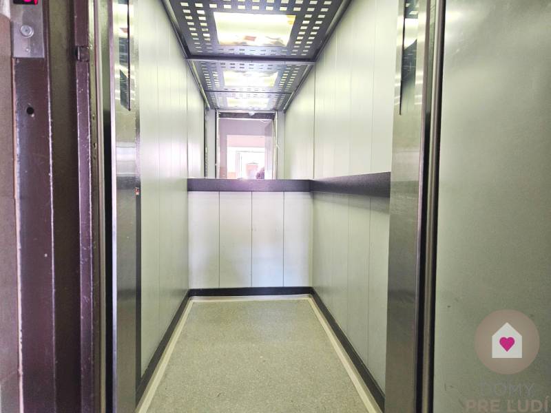 1000093 izbový byt Senec, Jesenského 2, zrekonštruovaný 1454.jpg