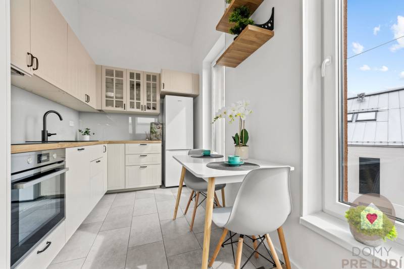 Prenájom moderného 2i bytu v novostavbe s parkovacím státím, klimatizáciou a slnečnou terasou v Jarovciach_kuchyňa