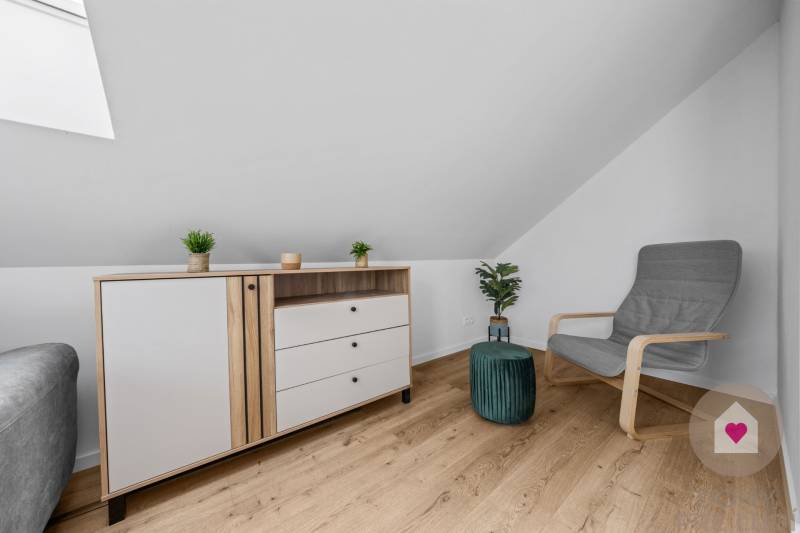 Prenájom moderného 2i bytu v novostavbe s parkovacím státím, klimatizáciou a slnečnou terasou v oddychový priestorJarovciach_