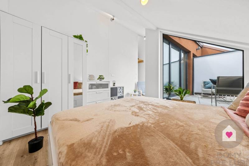 Prenájom moderného 2i bytu v novostavbe s parkovacím státím, klimatizáciou a slnečnou terasou v Jarovciach_spálňa