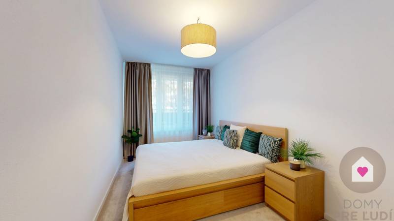 Dlhodobý prenájom 2i bytu s parkovacím státím a balkónom- Jégeho alej_Ružinov