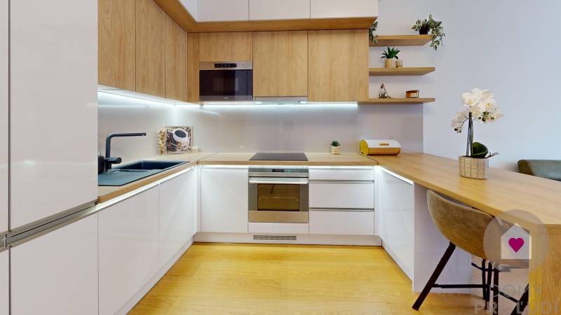 Dlhodobý prenájom 2i bytu s parkovacím státím a balkónom- Jégeho alej_Ružinov