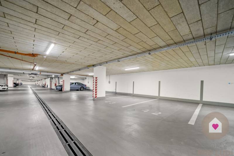 Predaj moderného 2i bytu v novostavbe s lodžiou, pivnicou a garážovým parkovacím státim v novostavbe na Baazovej ulici pri OC Nivy