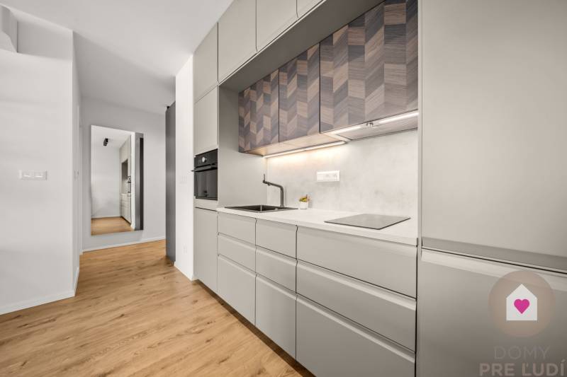 Predaj moderného 2i bytu v novostavbe s lodžiou, pivnicou a garážovým parkovacím státim v novostavbe na Baazovej ulici pri OC Nivy