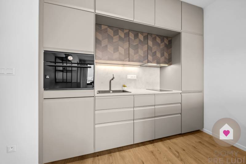 Predaj moderného 2i bytu v novostavbe s lodžiou, pivnicou a garážovým parkovacím státim v novostavbe na Baazovej ulici pri OC Nivy