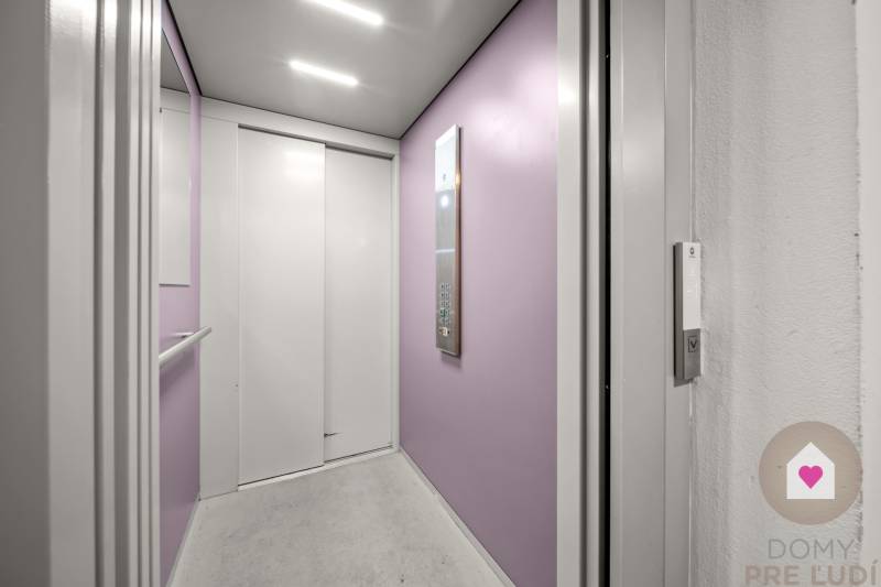 Predaj moderného 2i bytu v novostavbe s lodžiou, pivnicou a garážovým parkovacím státim v novostavbe na Baazovej ulici pri OC Nivy