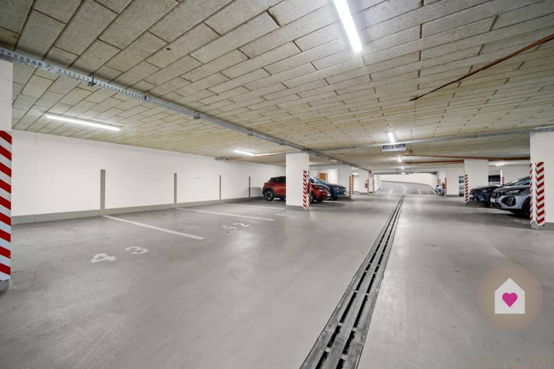 Predaj moderného 2i bytu v novostavbe s lodžiou, pivnicou a garážovým parkovacím státim v novostavbe na Baazovej ulici pri OC Nivy