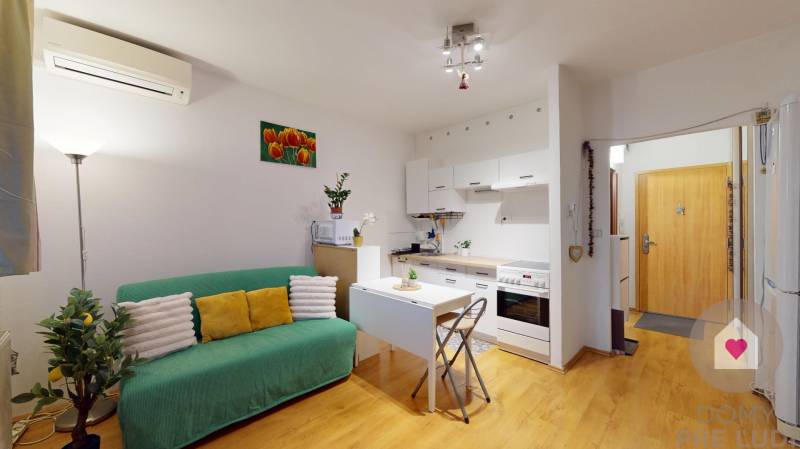 Prenájom zariadenej 2garsónky s klimatizáciou a lodžiou len 5 min od jazera Draždiak_Znievska ul. Petržalka