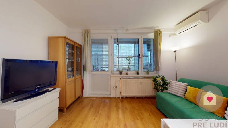 Prenájom zariadenej 2garsónky s klimatizáciou a lodžiou len 5 min od jazera Draždiak_Znievska ul. Petržalka