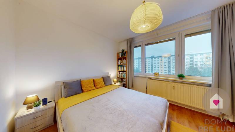 Prenájom zariadenej 2garsónky s klimatizáciou a lodžiou len 5 min od jazera Draždiak_Znievska ul. Petržalka