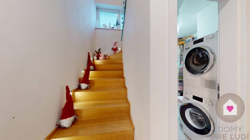 BA/VRAKUŃA-Prenájom zariadeného 5i domu s 2garážou, bazénom a záhradou