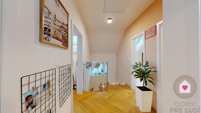 BA/VRAKUŃA-Prenájom zariadeného 5i domu s 2garážou, bazénom a záhradou