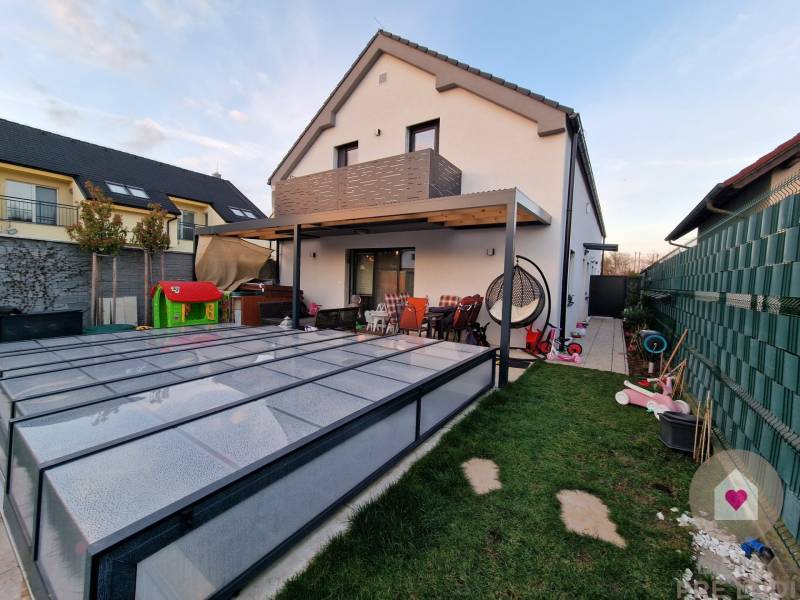 BA/VRAKUŃA-Prenájom zariadeného 5i domu s 2garážou, bazénom a záhradou