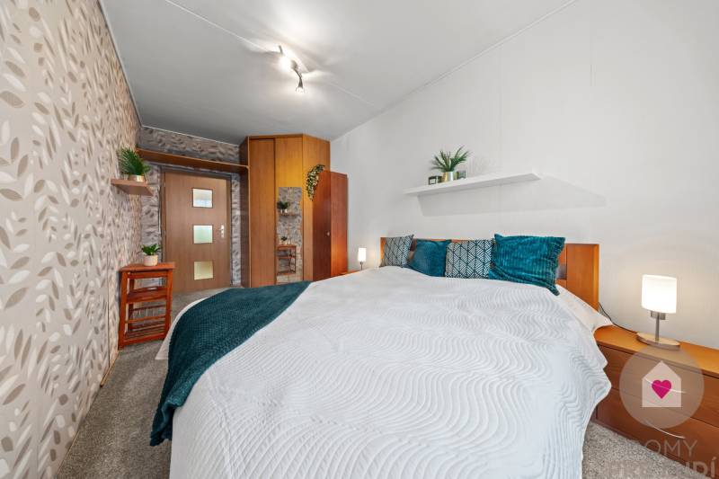 Predaj priestranného, zariadeného 2i bytu s lodžiou, oddelnou kychyňou a vonkajším pakovacím státím_Ružinov_Vlčie hrdlo