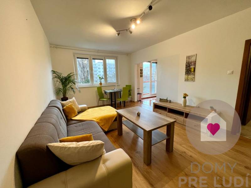 nezabudkova prenajom 3i byt - obybacka pohlad na kuchynu.jpg