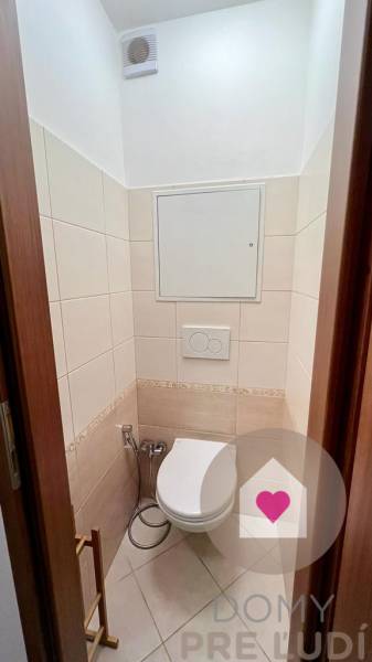 nezabudkova prenajom 3i byt - WC.jpg