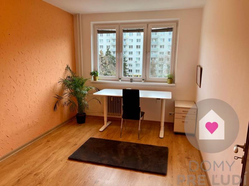 nezabudkova prenajom 3i byt - izba.jpg