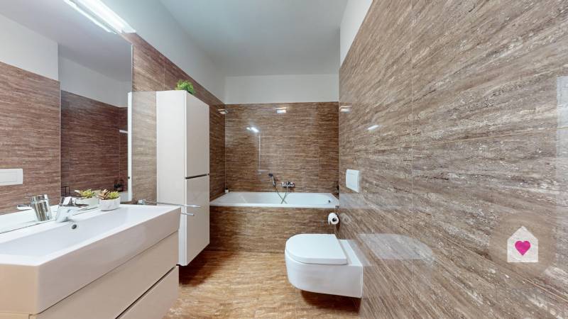 Prenájom priestranného 2i bytu s balkónom a parkingom v garáži _novostavba _Budatínska ul._Petržalka