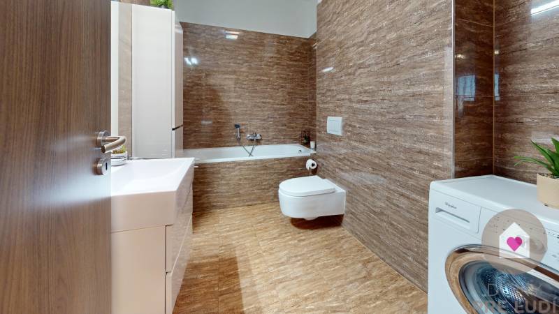 Prenájom priestranného 2i bytu s balkónom a parkingom v garáži _novostavba _Budatínska ul._Petržalka