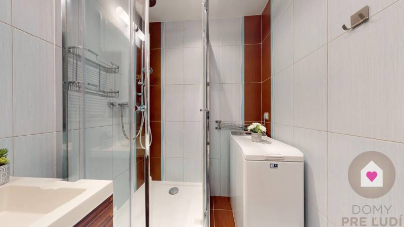 Prenájom zariadeného 3 izbového bytu_Furdekova ul._kúpeľňa