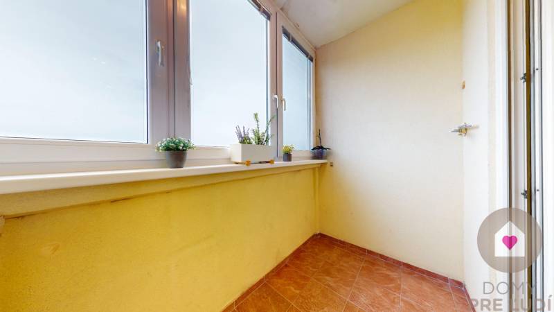 Prenájom zariadeného 3 izbového bytu_Furdekova ul._lodžia