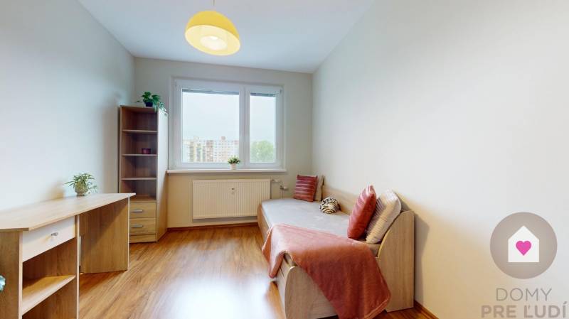 Prenájom zariadeného 3 izbového bytu_Furdekova ul._izba