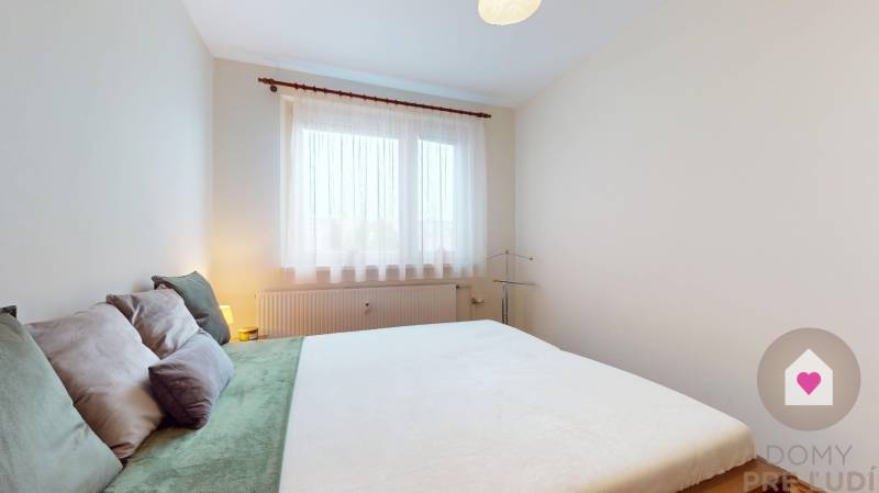 Prenájom zariadeného 3 izbového bytu_Furdekova ul._spálňa