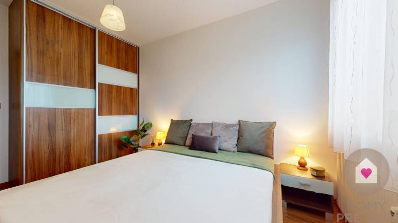 Prenájom zariadeného 3 izbového bytu_Furdekova ul._spálňa