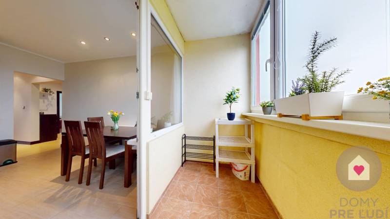 Prenájom zariadeného 3 izbového bytu_Furdekova ul._lodžia