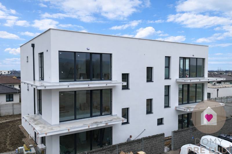 Byvajte v raji_novostavba v Slovenskom grobe (11).jpg