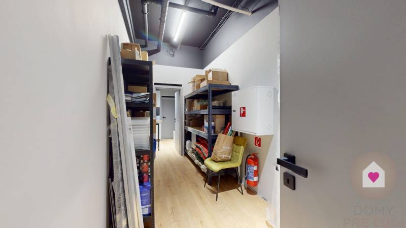 NIVY-Obchodny-priestor-228m2-s-moznostou-parkovania