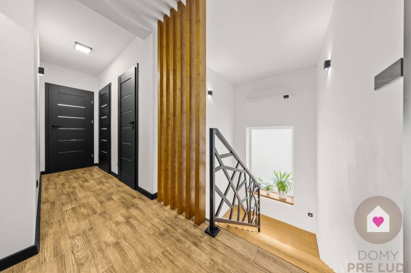 Kuchyňa_rodinný dom na predaj_detská izba_chodba_poschodie