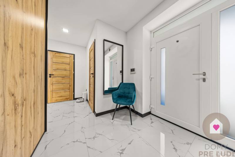 Kuchyňa_rodinný dom na predaj_detská izba_vstupná chodba_prízemie