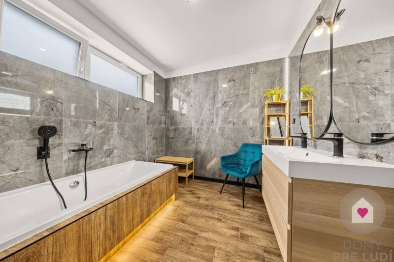 Kuchyňa_rodinný dom na predaj_kúpeľňa poschodie