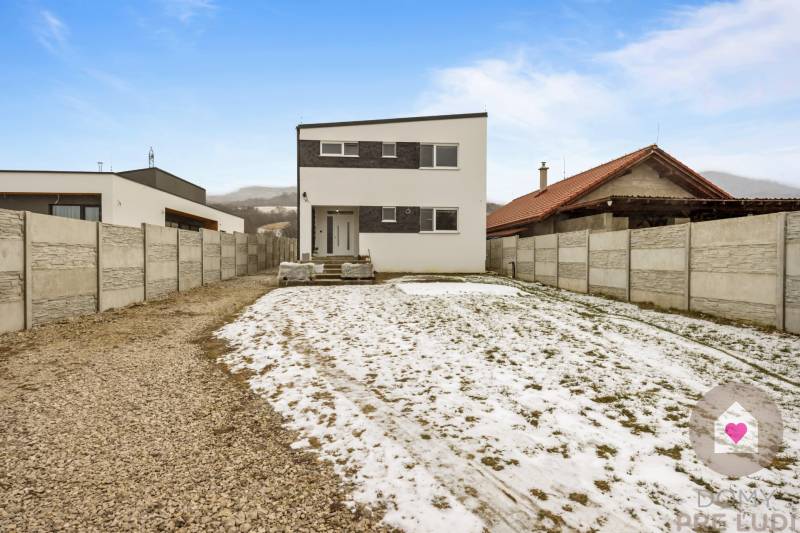 Kuchyňa_rodinný dom na predaj_detská izba_exterier RD