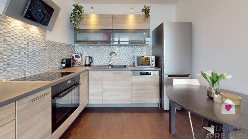 PANORAMA CITY-Prenájom zariadeného 1i bytu s lodžiou a klimatizáciou - 27.poschodie