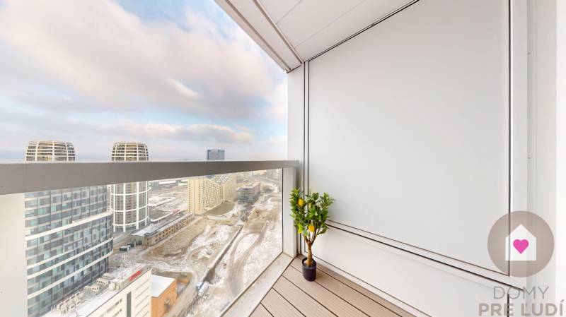 PANORAMA CITY-Prenájom zariadeného 1i bytu s lodžiou a klimatizáciou - 27.poschodie