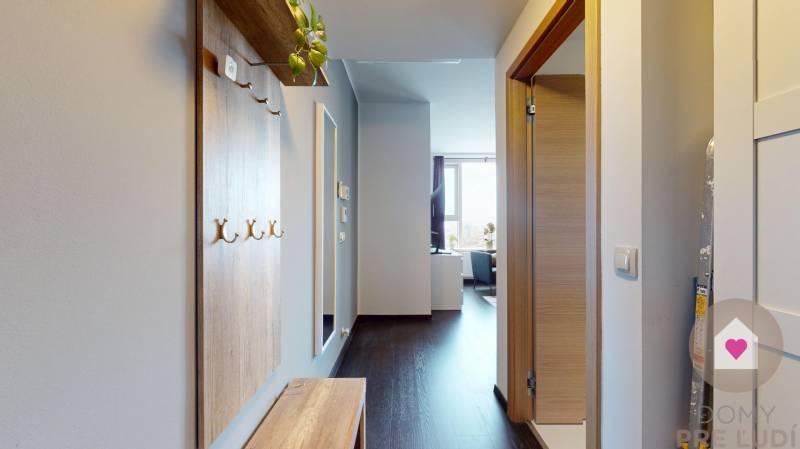 PANORAMA CITY-Prenájom zariadeného 1i bytu s lodžiou a klimatizáciou - 27.poschodie