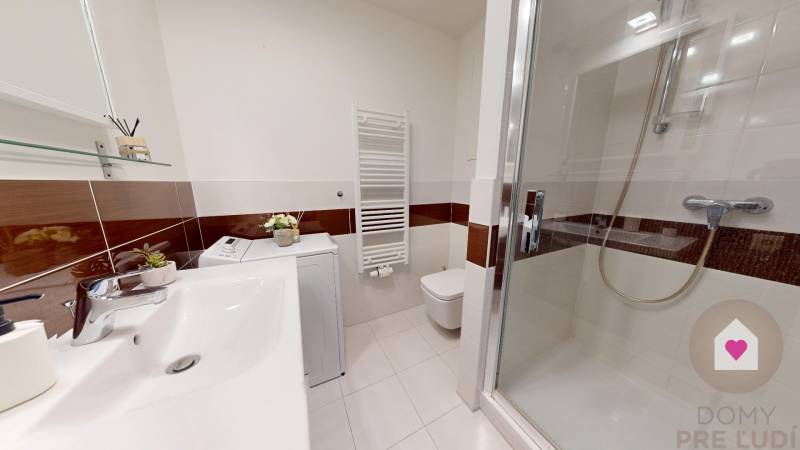 PANORAMA CITY-Prenájom zariadeného 1i bytu s lodžiou a klimatizáciou - 27.poschodie