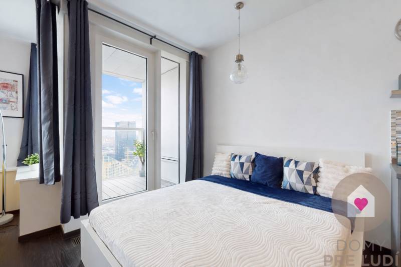 PANORAMA CITY-Prenájom zariadeného 1i bytu s lodžiou a klimatizáciou - 27 (3).png