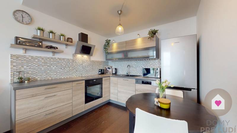 PANORAMA CITY-Prenájom zariadeného 1i bytu s lodžiou a klimatizáciou - 27.poschodie