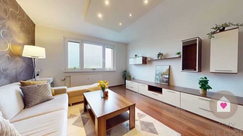 Prenájom zariadeného 3 izbového bytu_Furdekova ul._obývačka