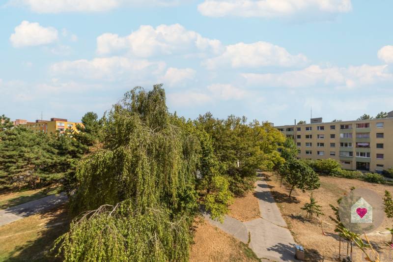 Prenájom zariadeného 3 izbového bytu_Furdekova ul._výhľad