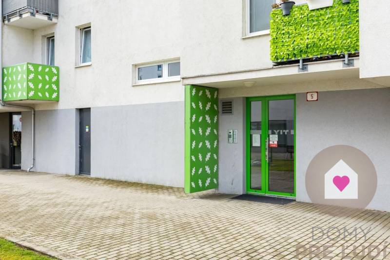 Prenájom zariadeného 2i bytu s balkónom, pivnicou a parkingom v garáži _novostavba Tammi_Dúbravka