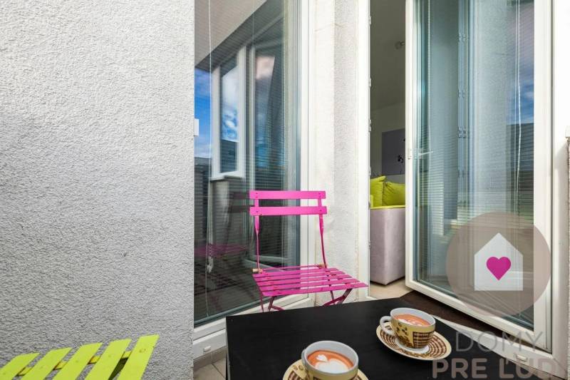 Prenájom zariadeného 2i bytu s balkónom, pivnicou a parkingom v garáži _novostavba Tammi_Dúbravka