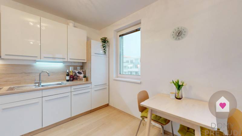 Prenájom zariadeného 2i bytu s balkónom, pivnicou a parkingom v garáži _novostavba Tammi_Dúbravka